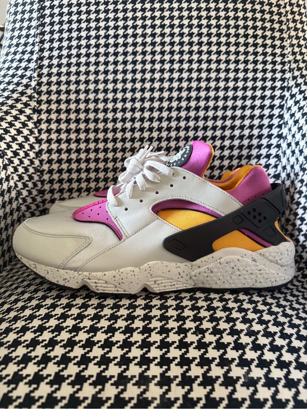 BRAND NEW HUARACHE IN BOX Size 14  Nike White, Pink & Yellow Athletic Sneakers